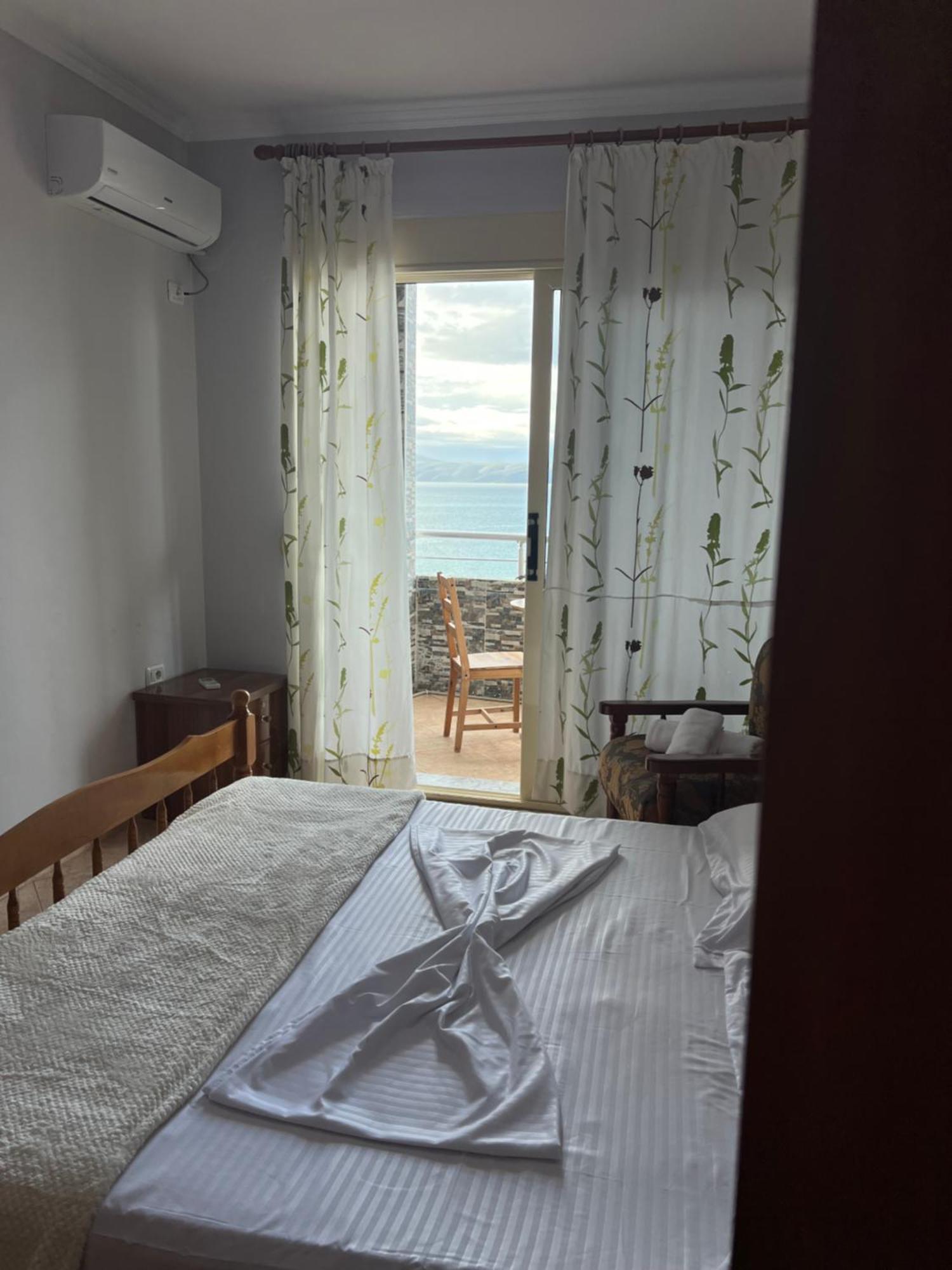 Ledi Seaview *
